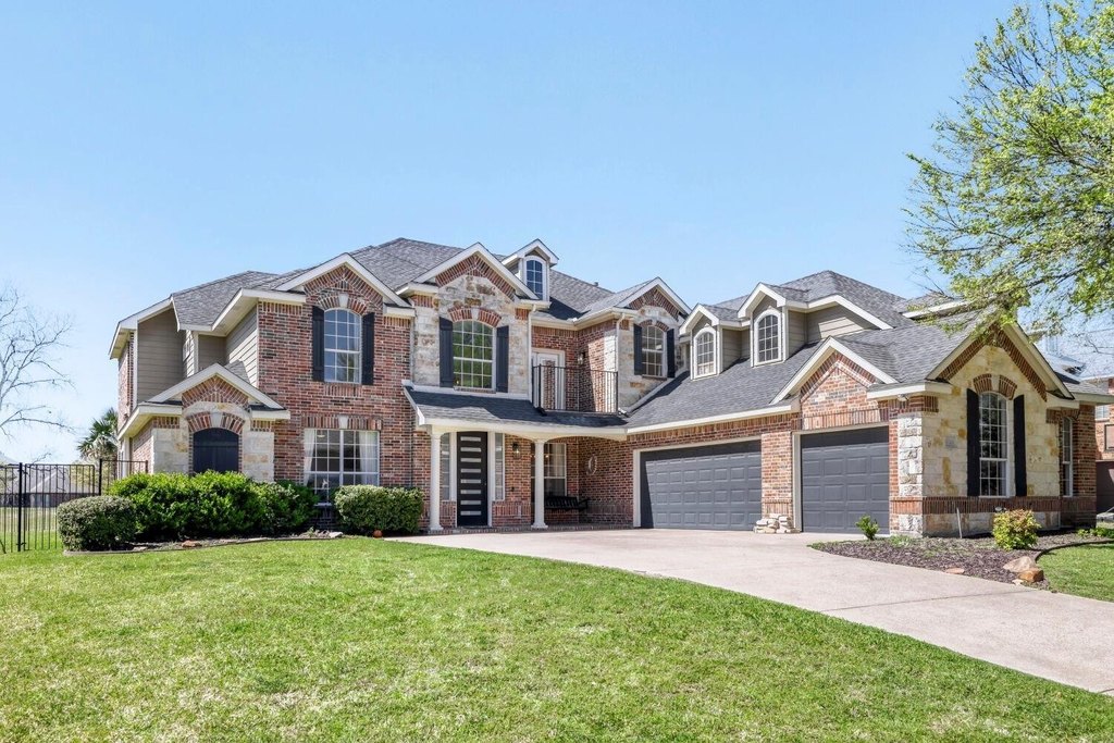 9709 Fairway Vista Dr, Rowlett, TX 75089