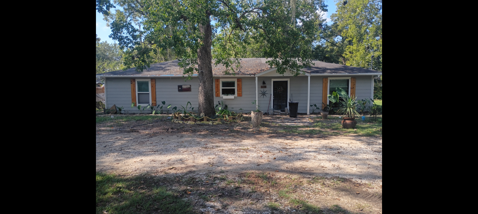 Livingston, TX 77351
