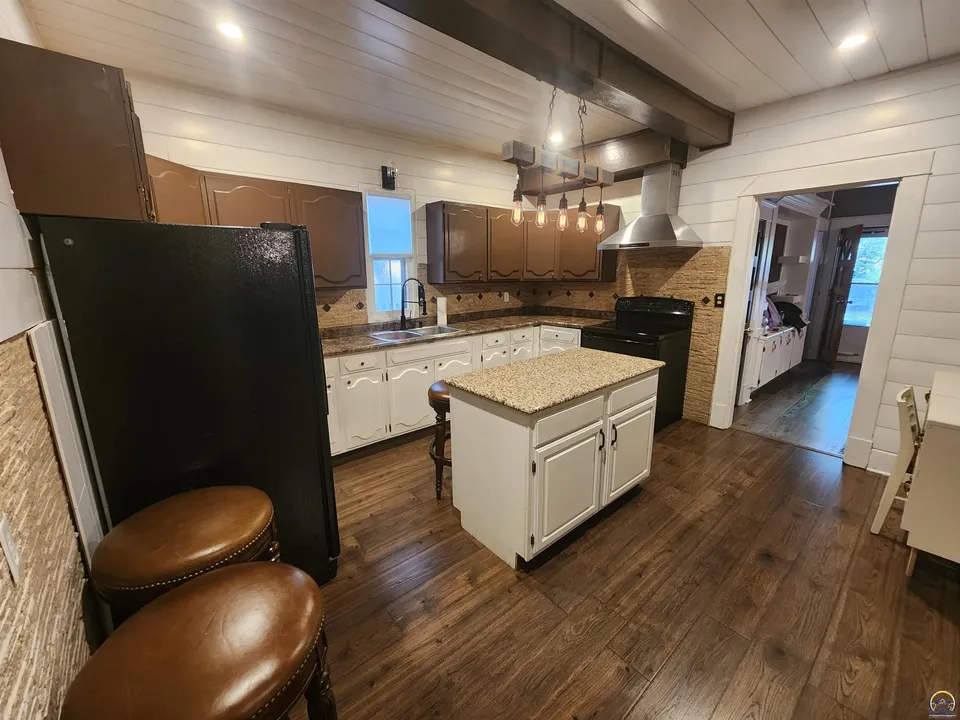 4-Bedroom Owner Finance Home in Topeka, KS in Topeka, KS, owner financed with no credit check, photo 2 of 8