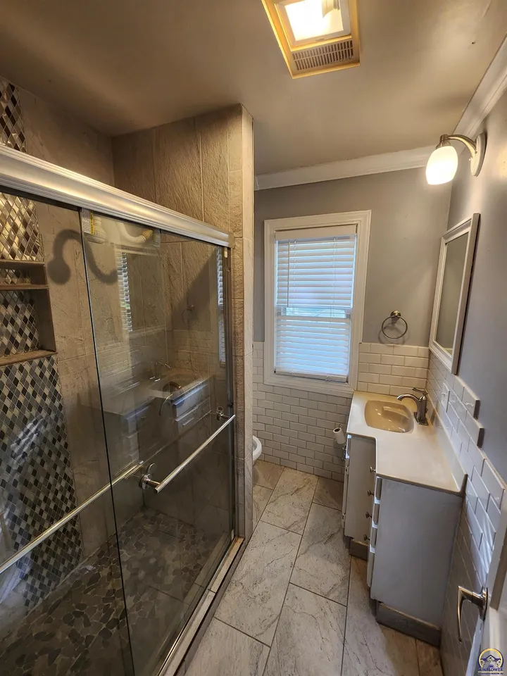 4-Bedroom Owner Finance Home in Topeka, KS in Topeka, KS, owner financed with no credit check, photo 6 of 8