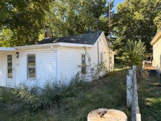 2-Bedroom Owner Finance Home in Taylorville, IL in Taylorville, IL, owner financed with no credit check, photo 5 of 17