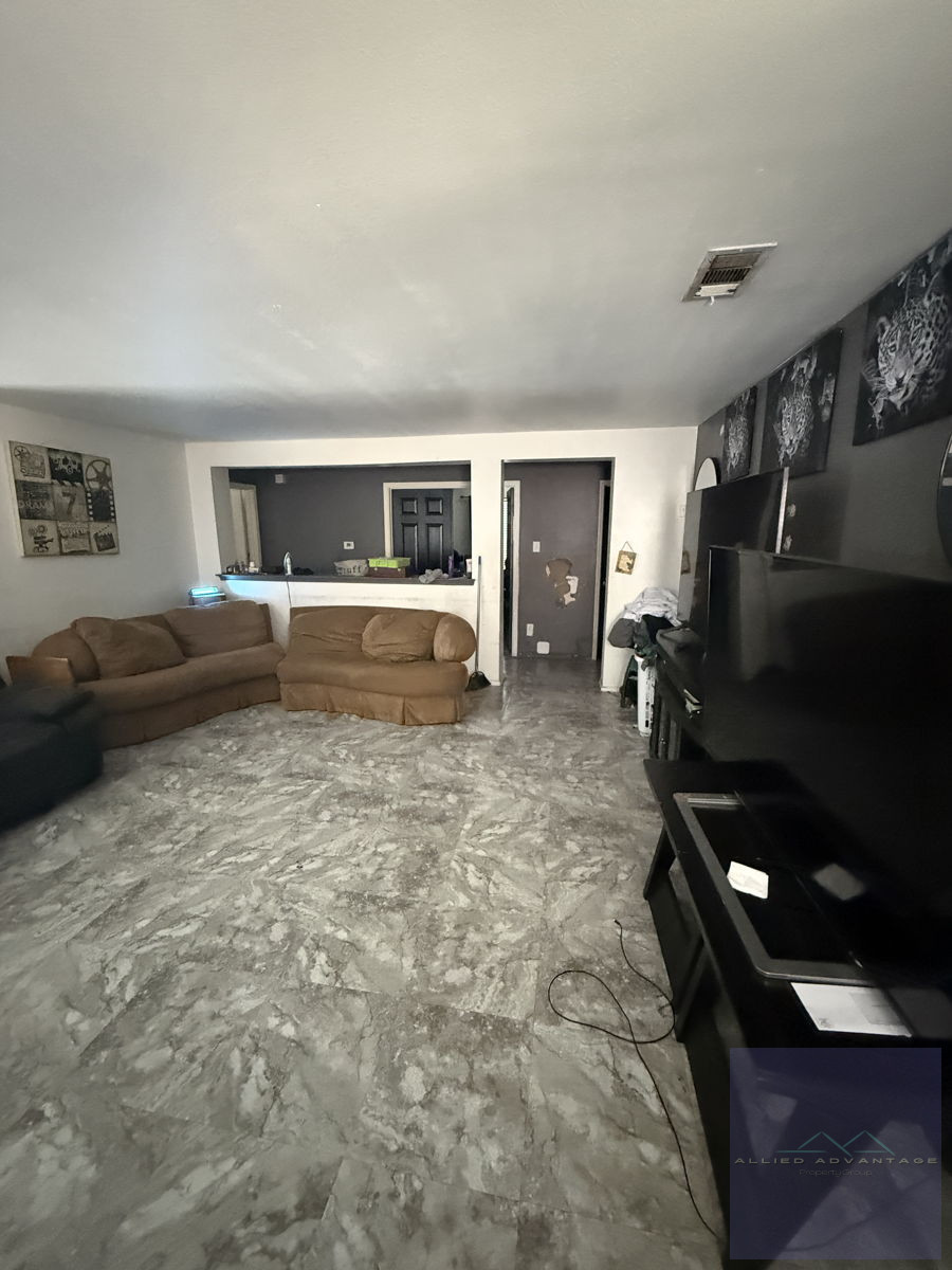 4-Bedroom Owner Finance Home in Dallas, TX in Dallas, TX, owner financed with no credit check, photo 8 of 20
