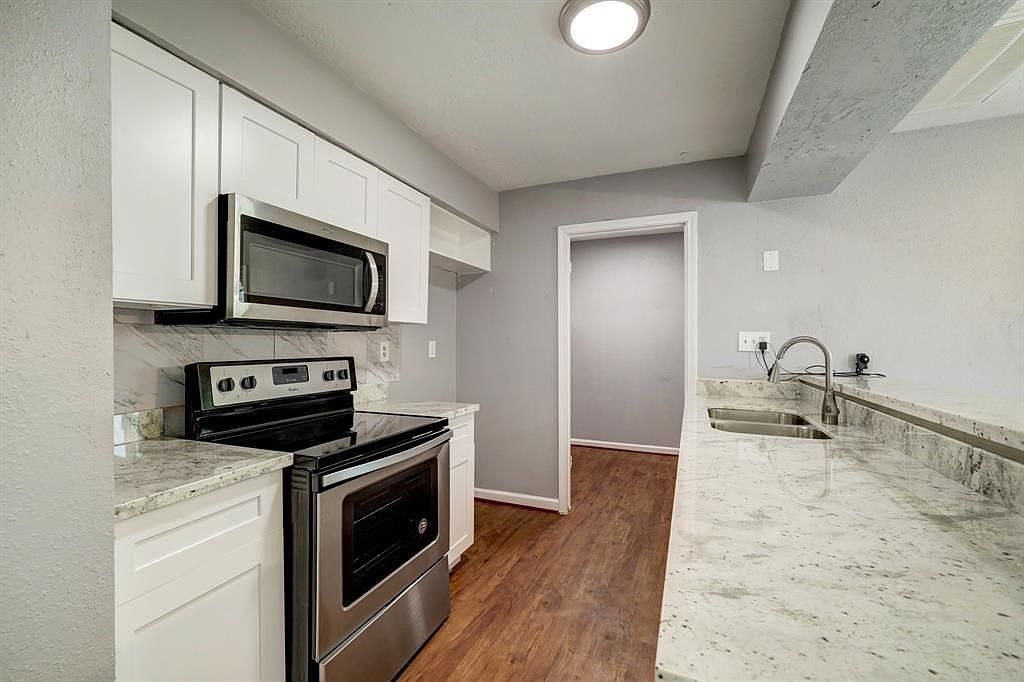 2-Bedroom Owner Finance Townhome in Houston, TX in Houston, TX, owner financed with no credit check, photo 2 of 10