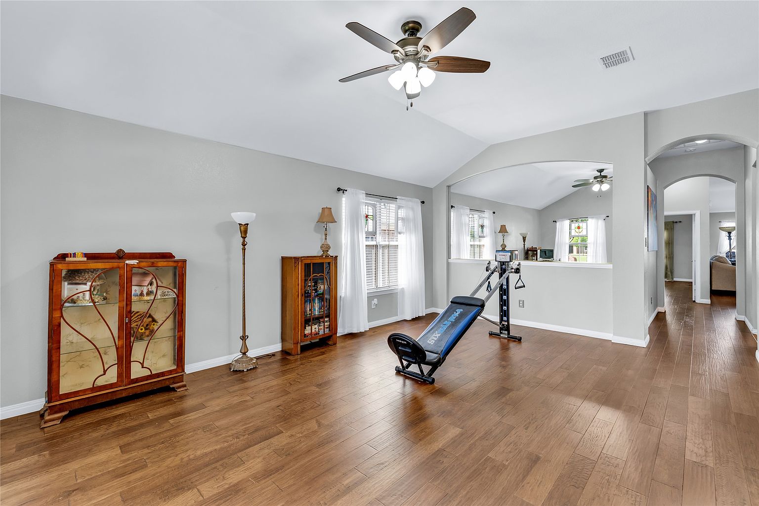 4-Bed Owner Finance Home in Saginaw in Saginaw, TX, owner financed with no credit check, photo 4 of 40