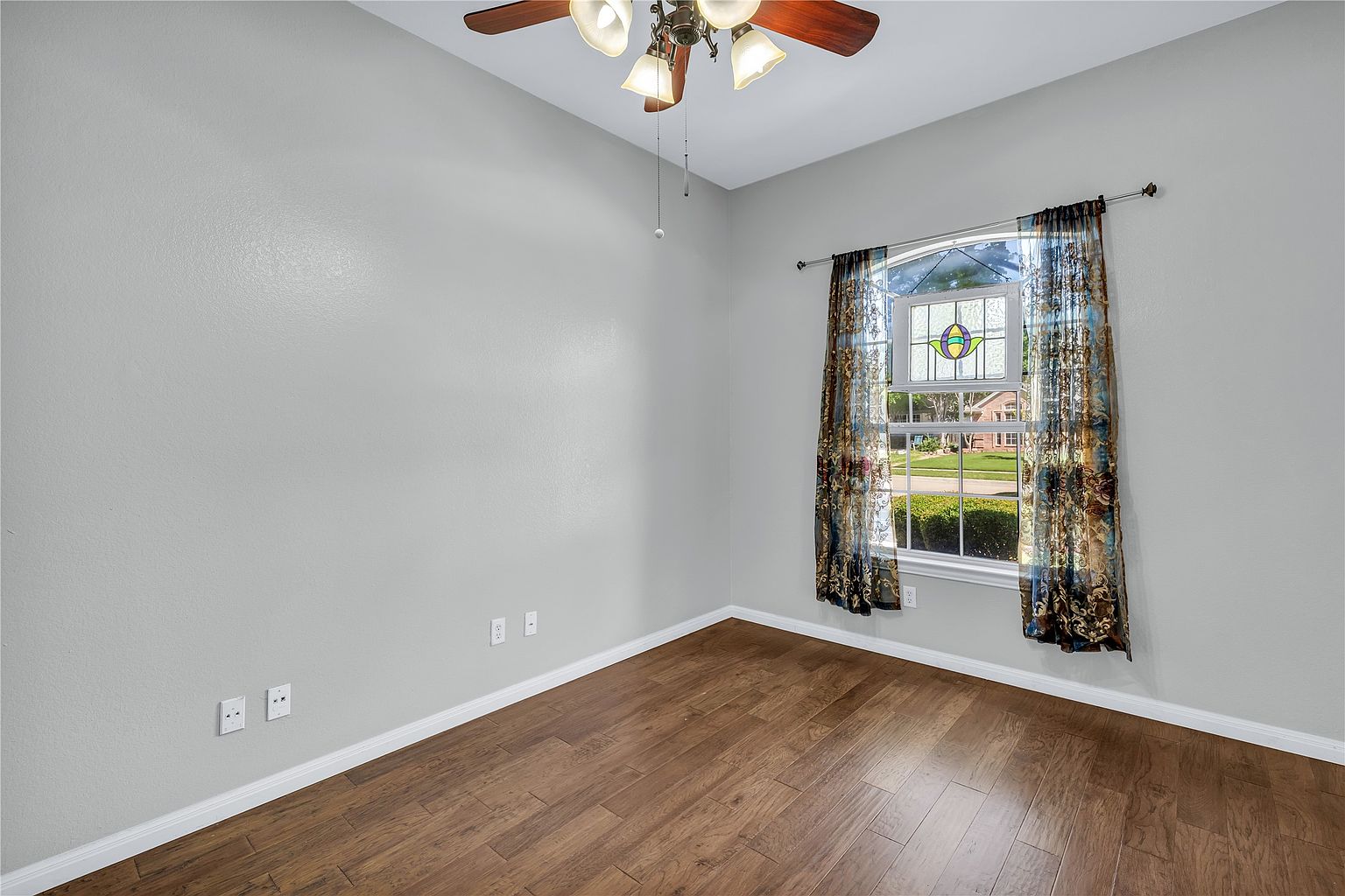 4-Bed Owner Finance Home in Saginaw in Saginaw, TX, owner financed with no credit check, photo 8 of 40