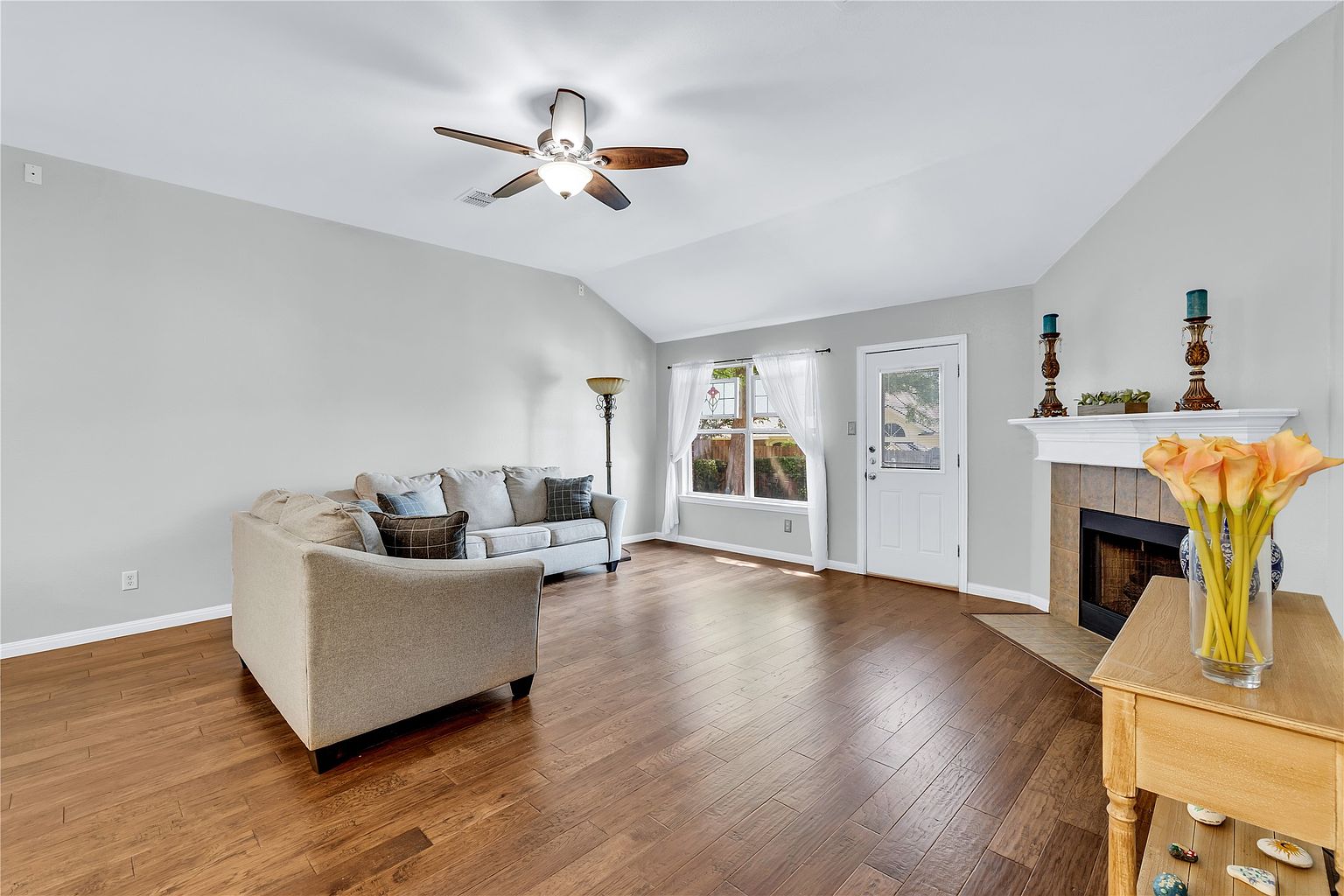 4-Bed Owner Finance Home in Saginaw in Saginaw, TX, owner financed with no credit check, photo 12 of 40