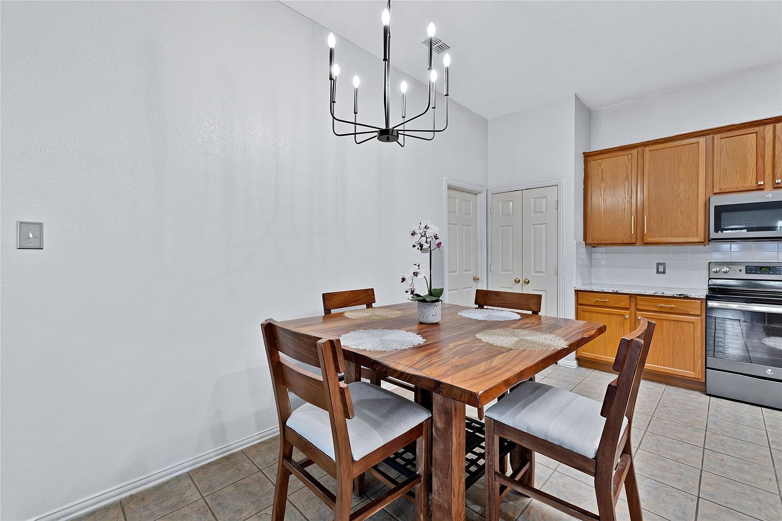 4-Bed Owner Finance Home in Saginaw in Saginaw, TX, owner financed with no credit check, photo 18 of 40