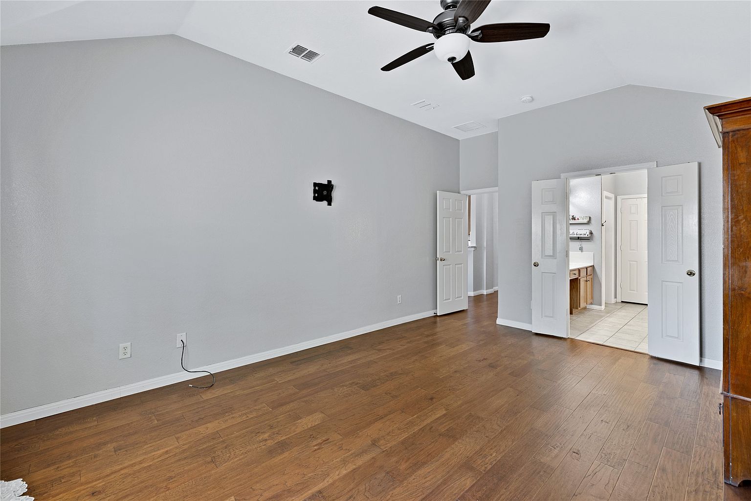 4-Bed Owner Finance Home in Saginaw in Saginaw, TX, owner financed with no credit check, photo 20 of 40