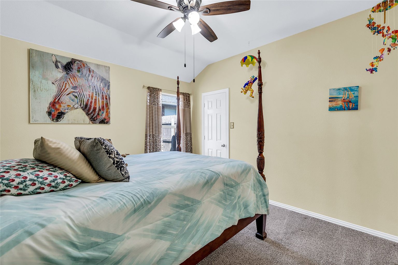 4-Bed Owner Finance Home in Saginaw in Saginaw, TX, owner financed with no credit check, photo 25 of 40