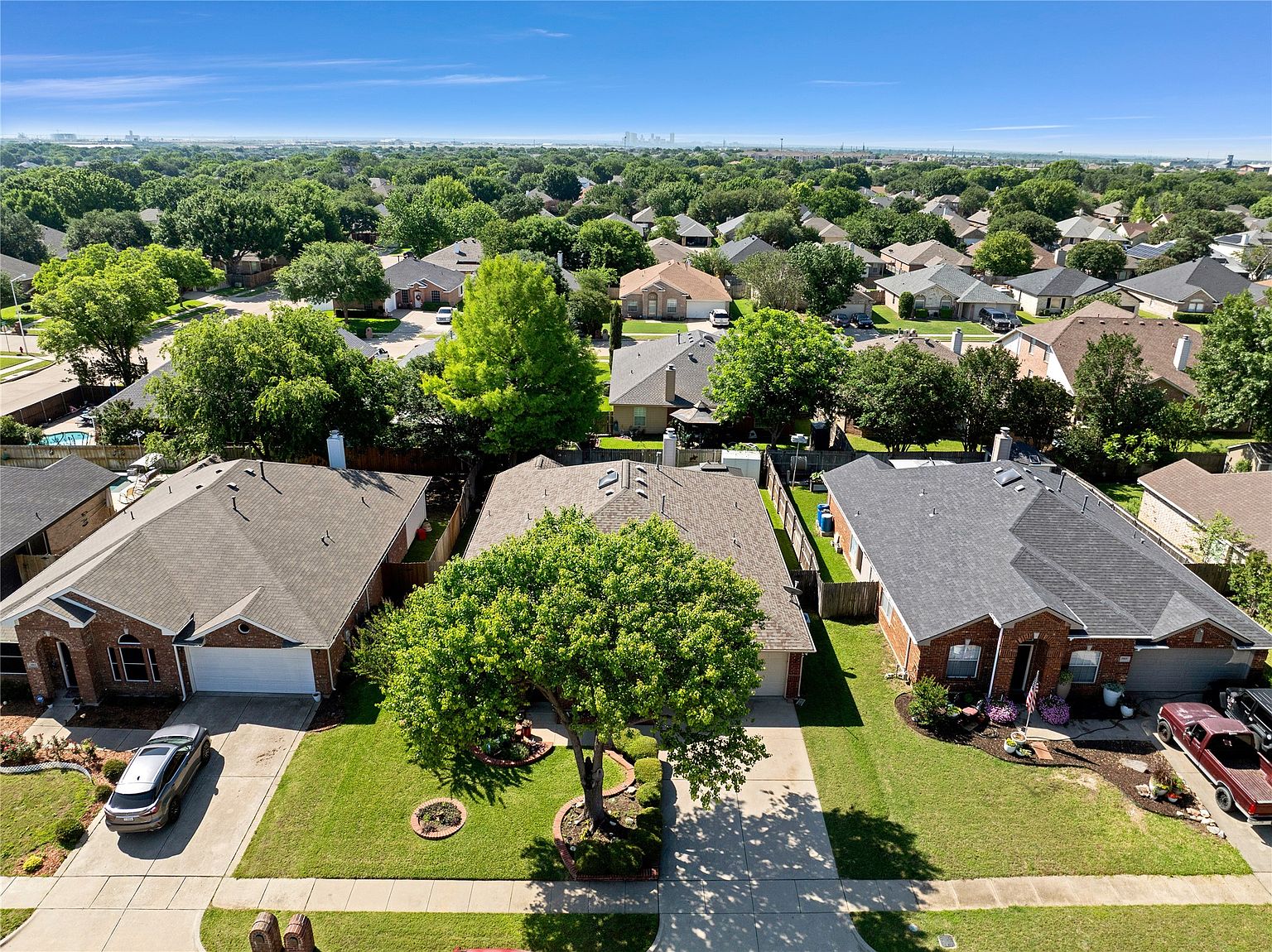 4-Bed Owner Finance Home in Saginaw in Saginaw, TX, owner financed with no credit check, photo 32 of 40