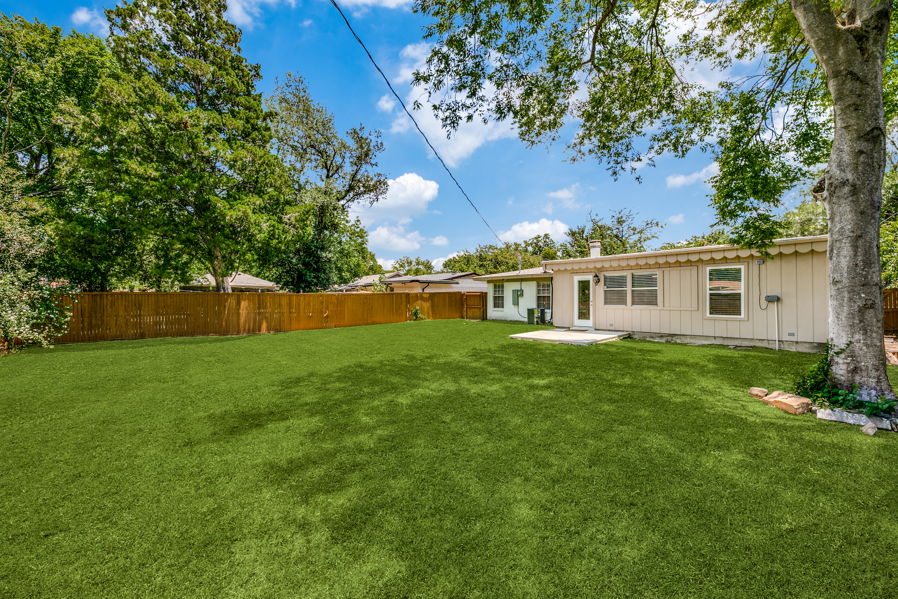 5-Bedroom Owner Finance Home in Dallas, TX in Dallas, TX, owner financed with no credit check, photo 6 of 10